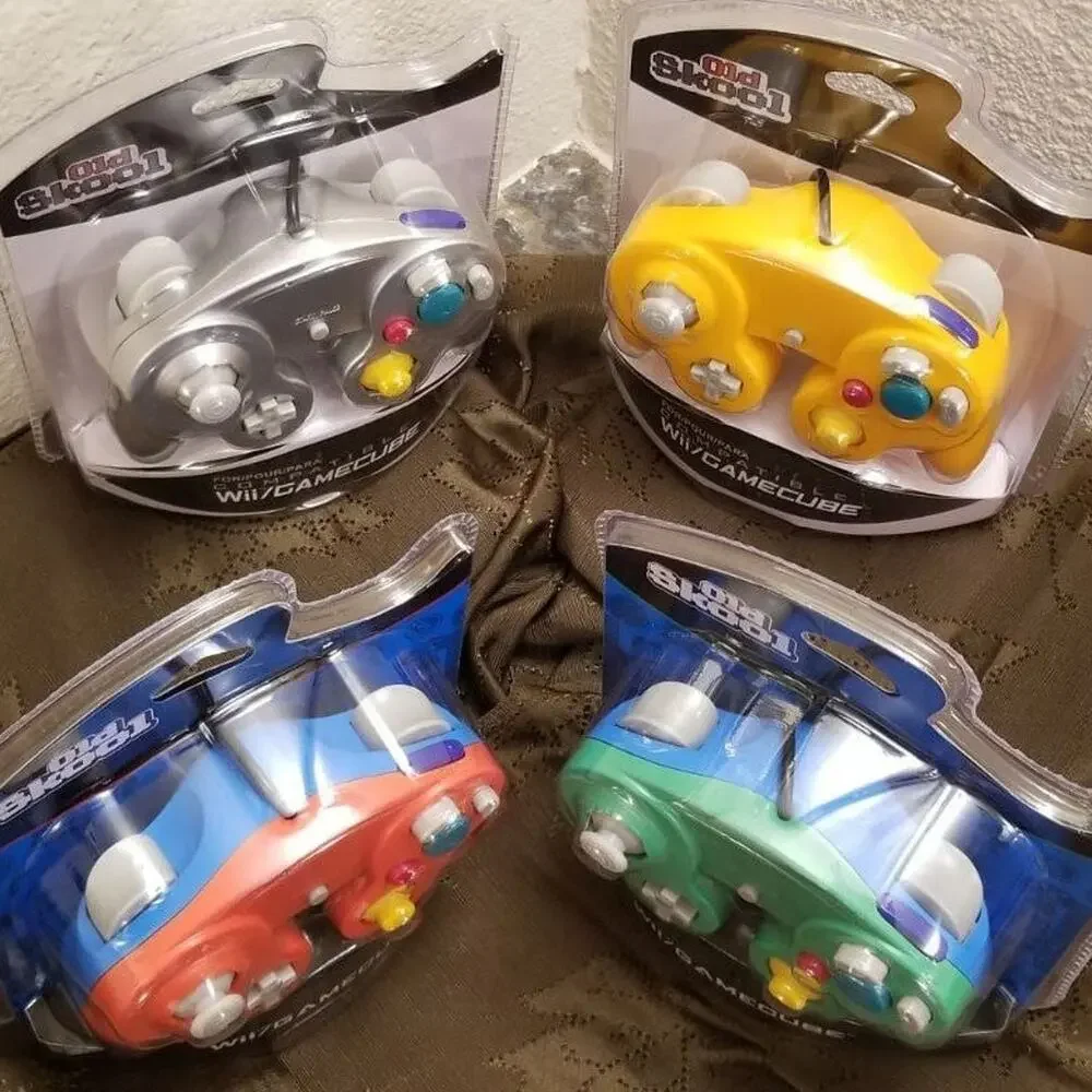 4 Gamecube Controllers - 4 Colors Bundle (NEW) Red Green Silver Orange, Nintendo